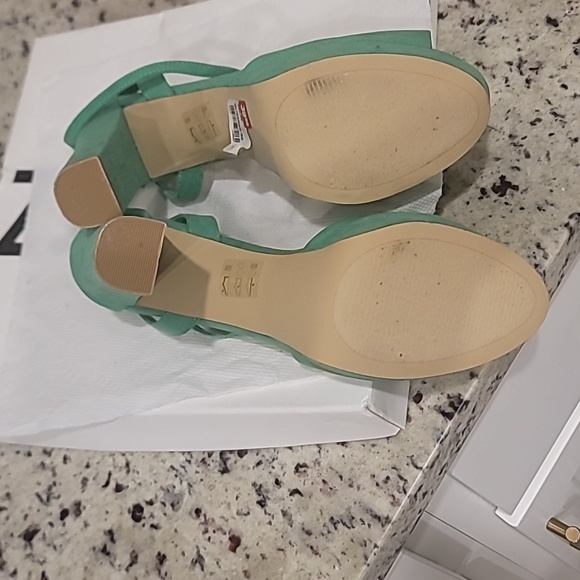 Aldo Green Suede Open Toe Platform Sandal - Picture 5 of 6